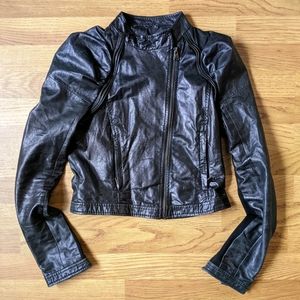 ❌SOLD❌ Black Leather Cropped Biker Moto Jacket